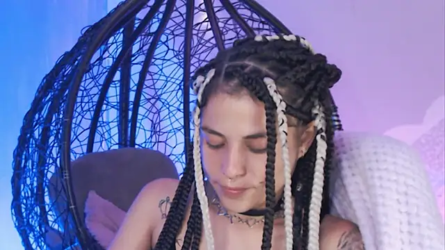 Snapshot of Hellen_dumont chatting on 02/06/25, 08:39 Hellen dumont online show from 02/06/25, 08:39
