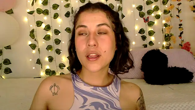 Snapshot of Hellen_dumont chatting on 09/19/25, 12:23 Hellen dumont online show from 09/19/25, 12:23