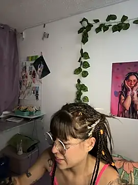 Snapshot of Hellen_dumont chatting on 06/13/26, 02:09 Hellen dumont online show from 06/13/26, 02:09