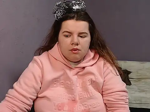 so shy online show from 10/22/25, 06:35