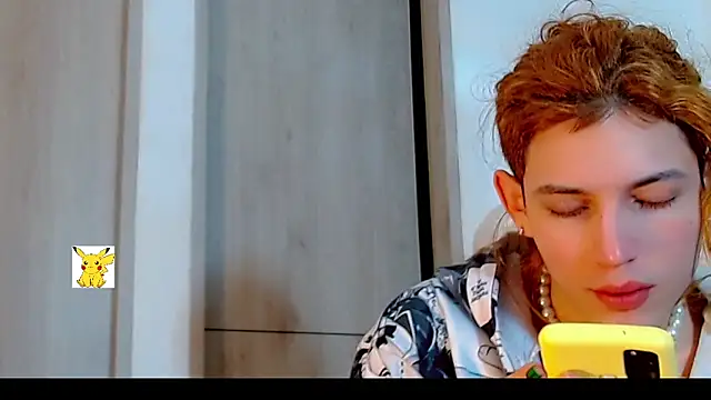 Snapshot of honey_skin chatting on 02/04/25, 02:43 honey skin online show from 02/04/25, 02:43