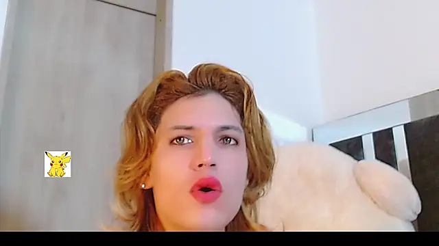 Snapshot of honey_skin chatting on 02/09/25, 03:01 honey skin online show from 02/09/25, 03:01