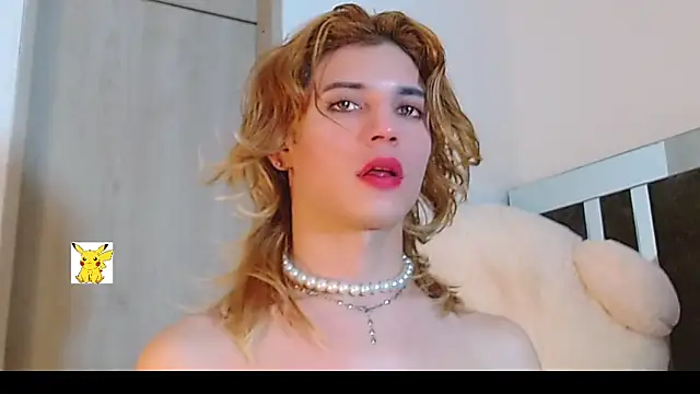 Snapshot of honey_skin chatting on 02/10/25, 12:08 honey skin online show from 02/10/25, 12:08