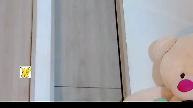 Snapshot of honey_skin chatting on 02/12/25, 02:14 honey skin online show from 02/12/25, 02:14