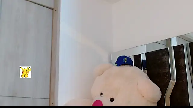 Snapshot of honey_skin chatting on 03/05/25, 11:17 honey skin online show from 03/05/25, 11:17