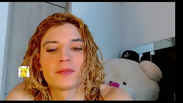 Snapshot of honey_skin chatting on 03/14/25, 01:57 honey skin online show from 03/14/25, 01:57