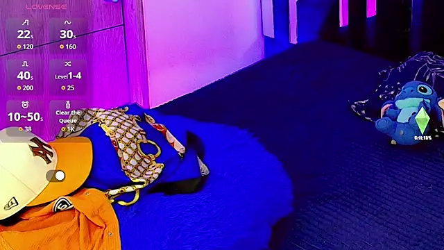 Snapshot of honey_skin chatting on 10/02/25, 05:25 honey skin online show from 10/02/25, 05:25