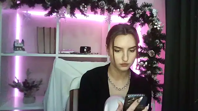 Snapshot of X_Alisa chatting on 12/26/24, 07:49 X Alisa online show from 12/26/24, 07:49