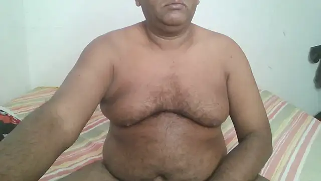 Snapshot of Beargryzzly chatting on 12/05/24, 03:15 Beargryzzly online show from 12/05/24, 03:15