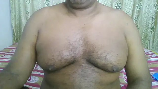 Snapshot of Beargryzzly chatting on 12/15/24, 06:51 Beargryzzly online show from 12/15/24, 06:51