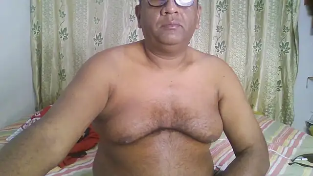 Snapshot of Beargryzzly chatting on 01/22/25, 03:31 Beargryzzly online show from 01/22/25, 03:31