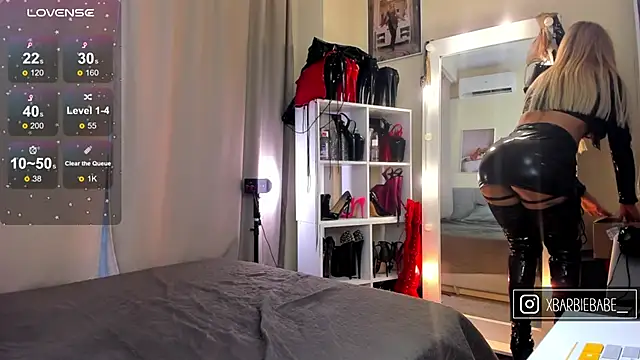 XBarbieBabeX online show from 12/14/25, 05:02