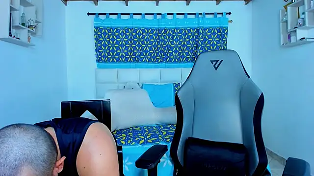 Snapshot of xxx_sweet_couple_ chatting on 01/17/25, 08:45 xxx sweet couple online show from 01/17/25, 08:45