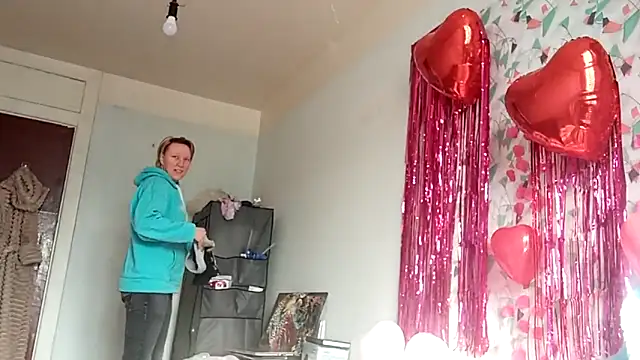 ElenaMaeer online show from 02/11/26, 08:41