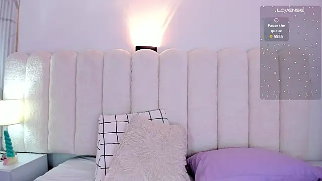 Snapshot of Mia_rom11 chatting on 02/21/25, 03:43 Mia rom11 online show from 02/21/25, 03:43