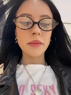 Melissa crazy online show from 12/15/24, 03:09