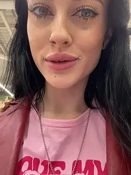 Melissa crazy online show from 12/26/24, 03:20