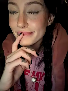 Melissa crazy online show from 10/16/25, 03:46