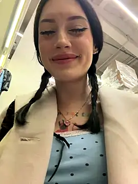 Melissa crazy online show from 12/19/25, 03:41