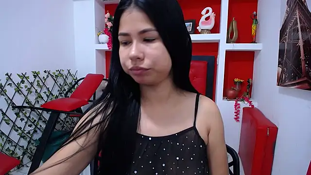 Letty Plugxo online show from 11/12/25, 12:27