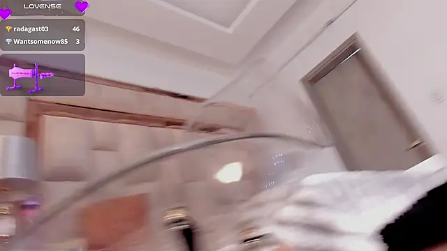 Snapshot of AnnWeltt chatting on 12/07/24, 03:14 AnnWeltt online show from 12/07/24, 03:14