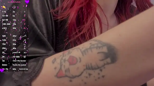 ScarletGV online show from 03/08/25, 10:43