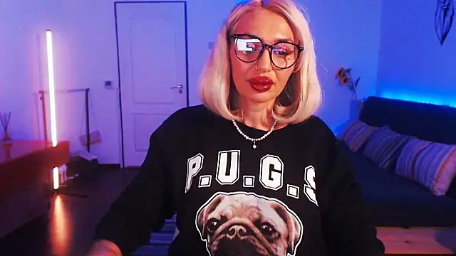 Snapshot of beauty_chl0e chatting on 12/14/24, 07:36 beauty chl0e online show from 12/14/24, 07:36