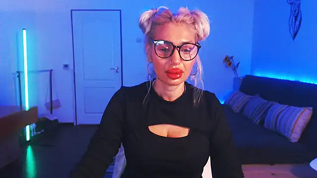 Snapshot of beauty_chl0e chatting on 12/24/24, 09:11 beauty chl0e online show from 12/24/24, 09:11