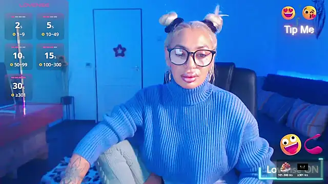 Snapshot of beauty_chl0e chatting on 12/01/25, 08:36 beauty chl0e online show from 12/01/25, 08:36