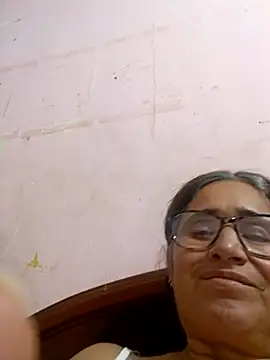 Snapshot of _candi chatting on 02/06/25, 10:43 candi online show from 02/06/25, 10:43
