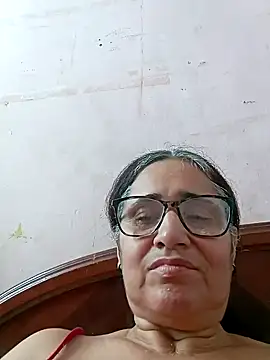 Snapshot of _candi chatting on 02/12/25, 08:29 candi online show from 02/12/25, 08:29