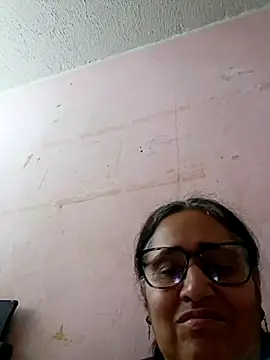 Snapshot of _candi chatting on 02/13/25, 12:21 candi online show from 02/13/25, 12:21