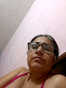 Snapshot of _candi chatting on 02/21/25, 08:40 candi online show from 02/21/25, 08:40