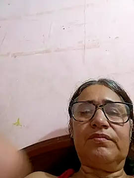 Snapshot of _candi chatting on 02/25/25, 09:20 candi online show from 02/25/25, 09:20