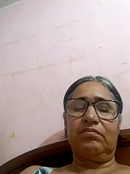 Snapshot of _candi chatting on 02/28/25, 05:15 candi online show from 02/28/25, 05:15