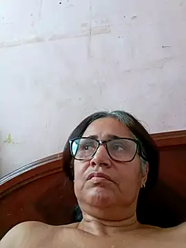 Snapshot of _candi chatting on 03/02/25, 08:50 candi online show from 03/02/25, 08:50