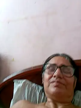 Snapshot of _candi chatting on 03/04/25, 02:21 candi online show from 03/04/25, 02:21