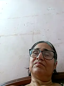 Snapshot of _candi chatting on 03/07/25, 06:33 candi online show from 03/07/25, 06:33