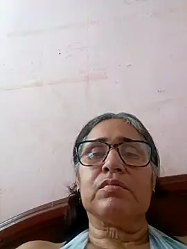 Snapshot of _candi chatting on 03/08/25, 09:29 candi online show from 03/08/25, 09:29