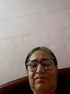 Snapshot of _candi chatting on 03/15/25, 11:40 candi online show from 03/15/25, 11:40