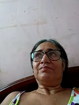 Snapshot of _candi chatting on 03/16/25, 12:00 candi online show from 03/16/25, 12:00