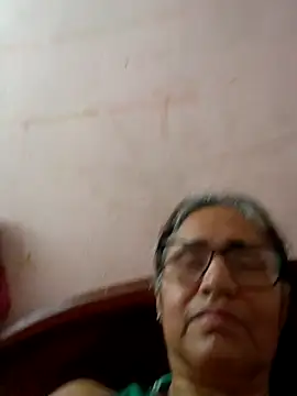 Snapshot of _candi chatting on 03/21/25, 11:12 candi online show from 03/21/25, 11:12