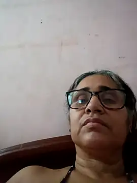 Snapshot of _candi chatting on 03/22/25, 10:26 candi online show from 03/22/25, 10:26