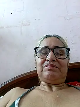 Snapshot of _candi chatting on 09/09/25, 01:43 candi online show from 09/09/25, 01:43