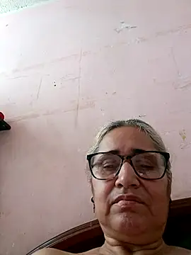 Snapshot of _candi chatting on 09/11/25, 12:49 candi online show from 09/11/25, 12:49