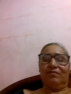 Snapshot of _candi chatting on 09/28/25, 12:05 candi online show from 09/28/25, 12:05