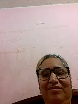 Snapshot of _candi chatting on 09/28/25, 12:21 candi online show from 09/28/25, 12:21