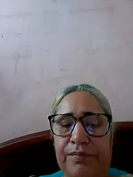 Snapshot of _candi chatting on 09/30/25, 11:26 candi online show from 09/30/25, 11:26