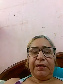 Snapshot of _candi chatting on 10/04/25, 02:15 candi online show from 10/04/25, 02:15