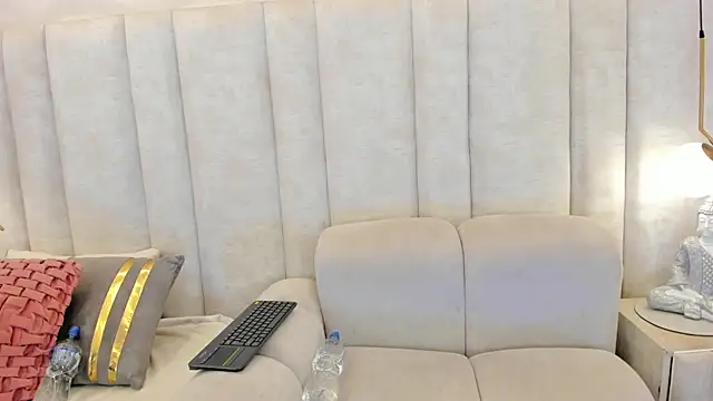 im nahomi online show from 04/09/26, 05:40